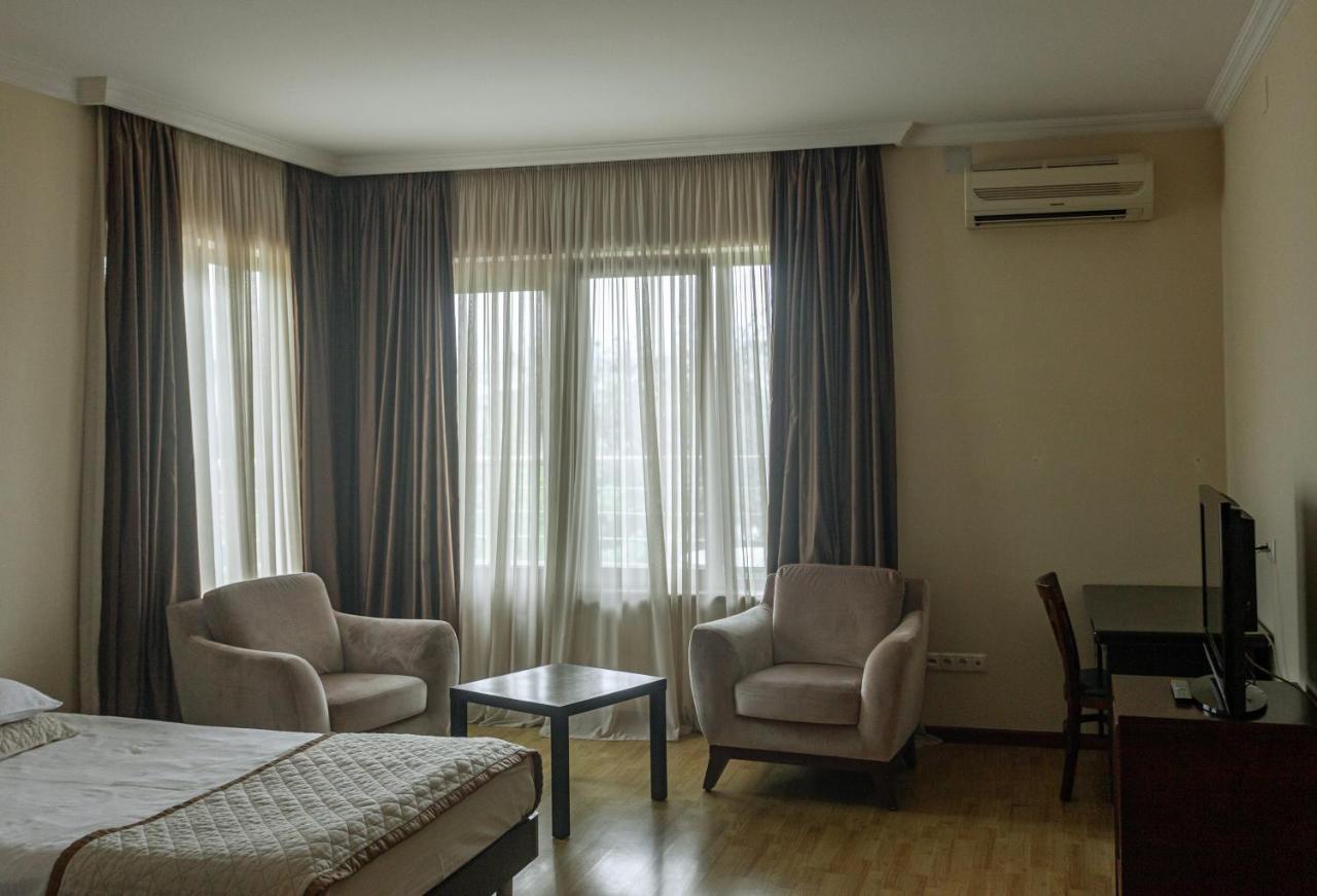 Hotel Beaumonde Garden Τυφλίδα Εξωτερικό φωτογραφία