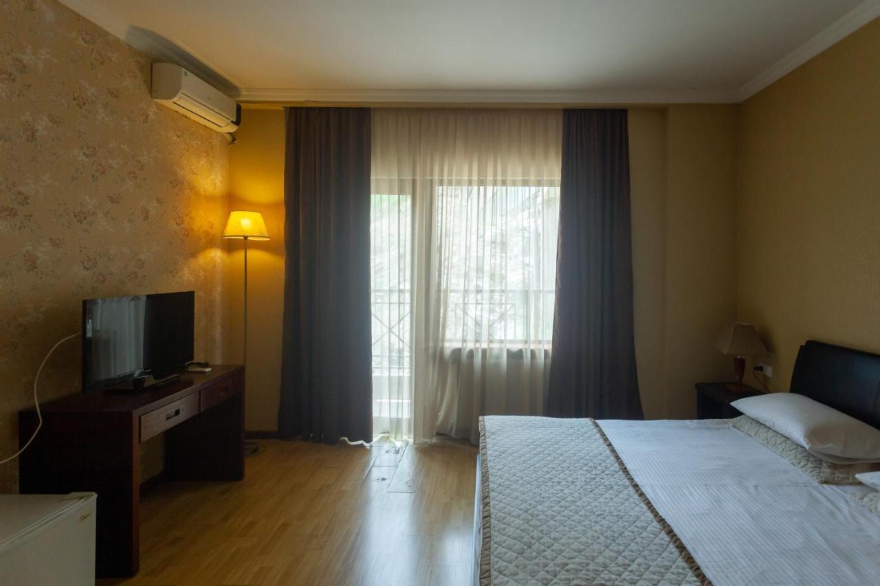 Hotel Beaumonde Garden Τυφλίδα Εξωτερικό φωτογραφία
